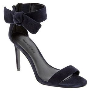 Banana Republic navy strappy sandals